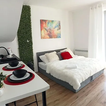 Ludna 3 Casa de hóspedes 3*